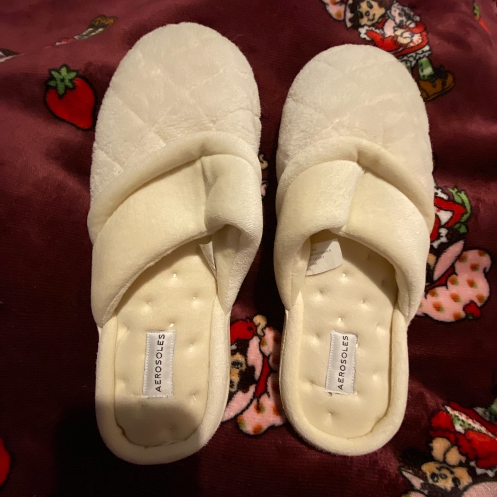 AEROSOLES Soft Cream Women's Slippers